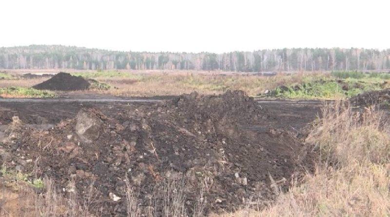 На вывоз чернозема с частных участков жалуются жители поселка Горный щит Для...