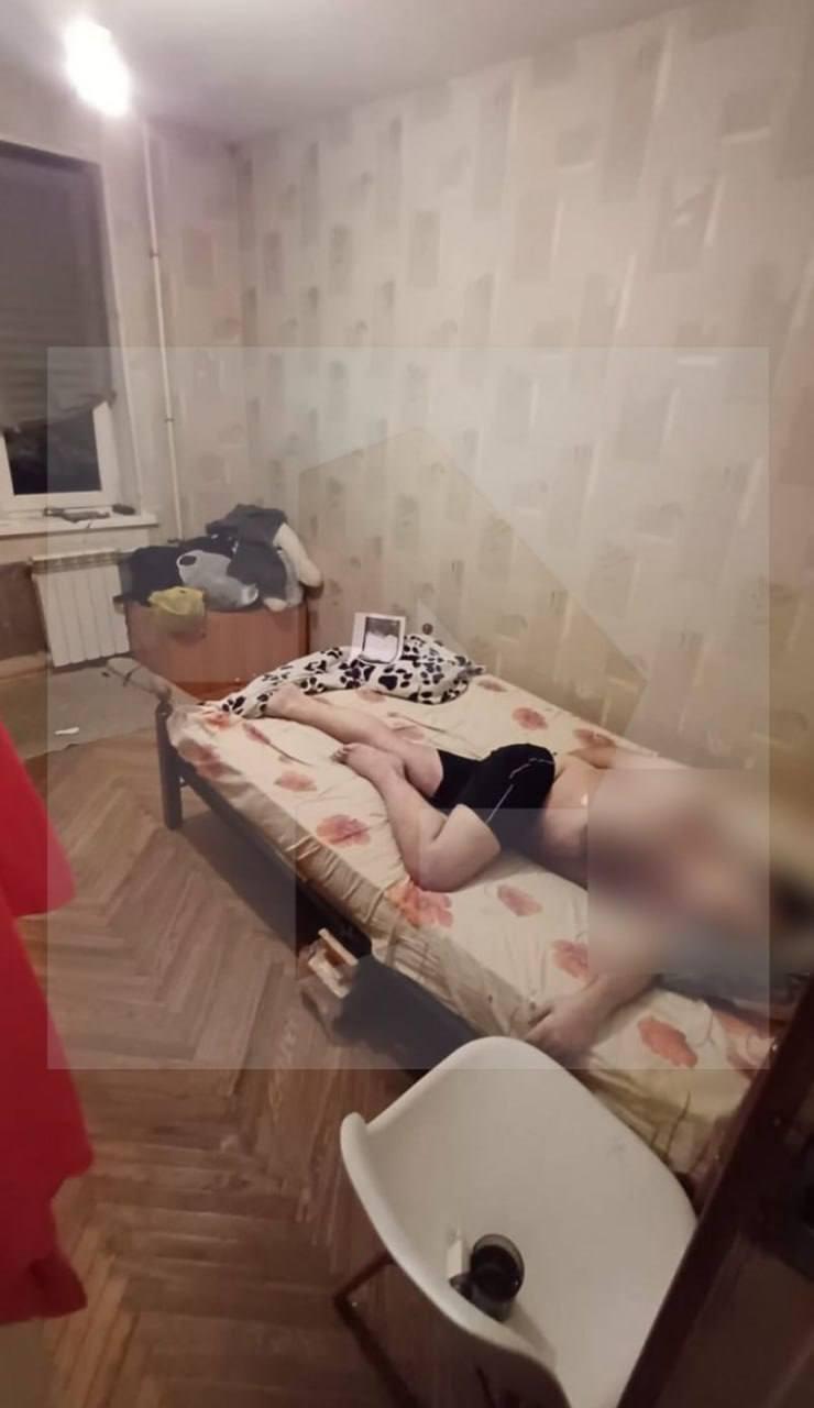В Питере двое мужчин пришли в гости к женщине и умерли, отравившись наркотиками и алкоголем