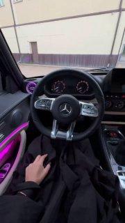 В Сети хайпит «Нива» в комплектации Mercedes Ultra Premium Rich Mega Deluxe Exclusive Vibe Version