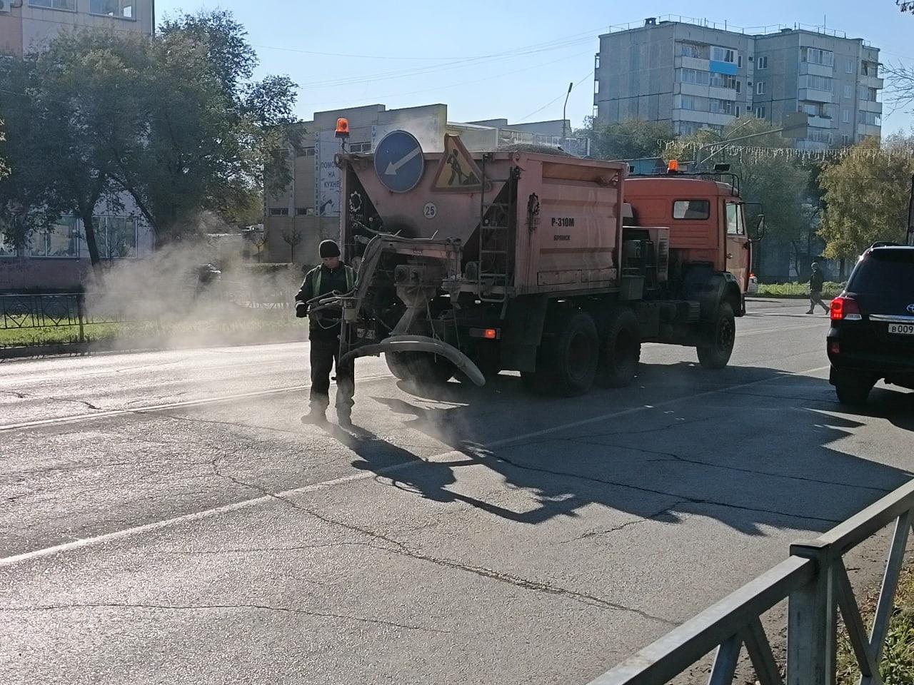 Ремонт междворовых проездов в Саяногорске продолжается.