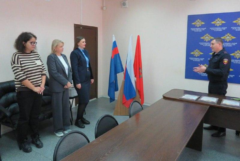 В Канске наградили сотрудников банков и связи за помощь в борьбе с...