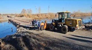 Сотрудники САТП с утра приступили к демонтажу наплавного моста. Скорее всего,...