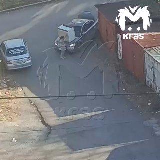 Уникальный способ вывоза мусора придумали в Красноярске. На вызове...