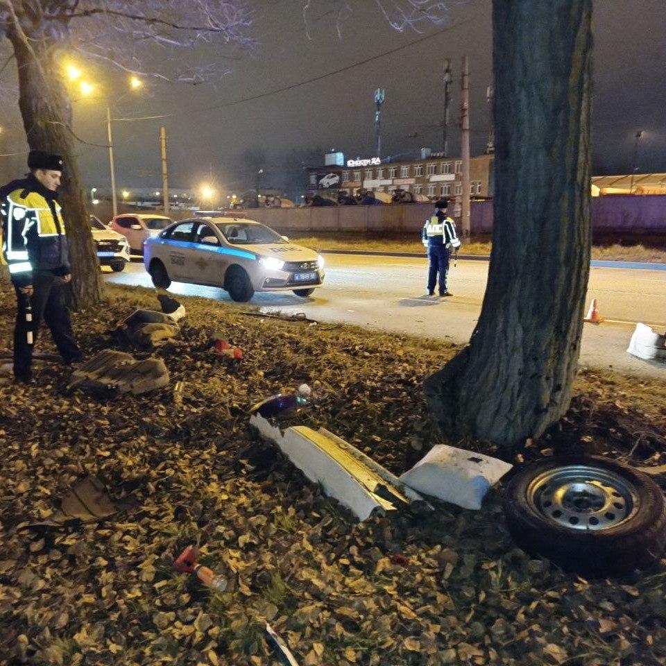 В Нижнем Тагиле в аварии погиб 23-летний водитель отечественной легковушки...