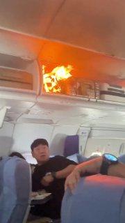 Огненный полет в Китае — на борту самолета Air China загорелась багажная...