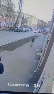 В Иркутске мужчина провалился в колодец и получил жуткий перелом