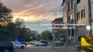💥 На океанском проспекте жесткое ДТП с участием Lexus LX570 и Toyota Mark II.