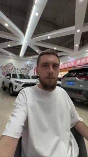 Чувак показал гениальный лайфхак, как можно бесплатно поесть в Китае.