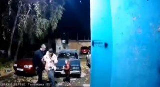 В Саратовской области мужчина избил свою жену на глазах дочери. Родители...