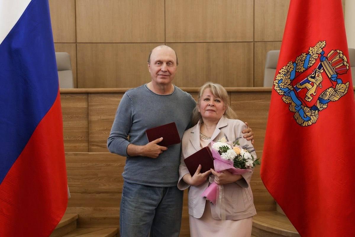 Артисты Канского драмтеатра получили звания заслуженных