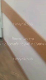 Потолок рухнул на 3 этаже детской больницы на Вертковской, 3 в Новосибирске