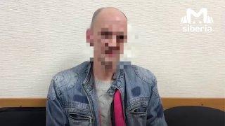 Мужик, который в женской одежде гулял по омскому подъезду, всегда...