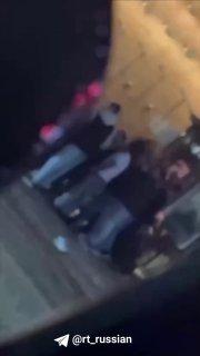 Пьяный водитель «Нивы» пытался переехать толпу около клуба в Краснодарском крае.