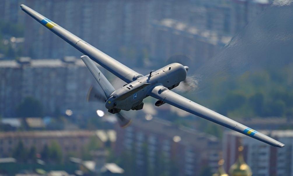 В Брянской области в результате атаки украинских беспилотников погибла мирная жительница, пострадала 14-летняя девочка.