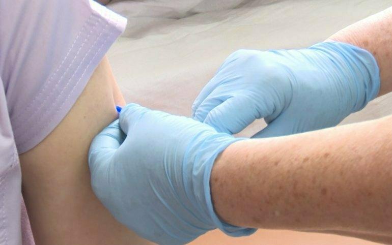 Прививки от гриппа в Абакане ставят в гипермаркетах. Сейчас в столице Хакасии...