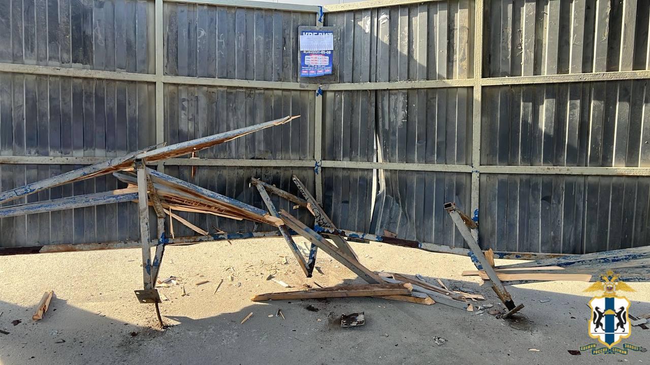 Пенсионерка протаранила остановку 