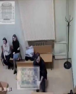 Житель столицы зарезал чужую собаку, когда разнимал со своим питомцем, и...