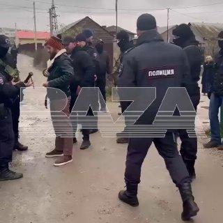 Силовики накрыли цыганский посёлок под Тулой — 35 человек увезли в военкомат, арестовали 5 машин и изъяли имущество.