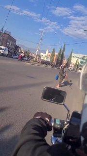 Маг с воином сошлись в смертельной дуэли на улицах Мексики.