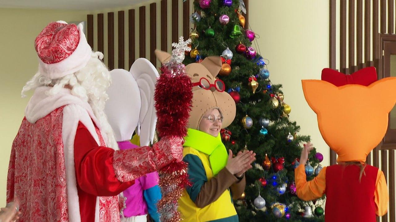 Гладков: запрета на присутствие родителей на детских утренниках нет