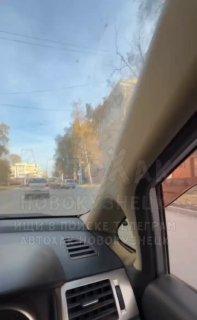 В Новокузнецке произошло ДТП на улице Кирова. 🇷🇺 Источник: ЧП Кузбасс