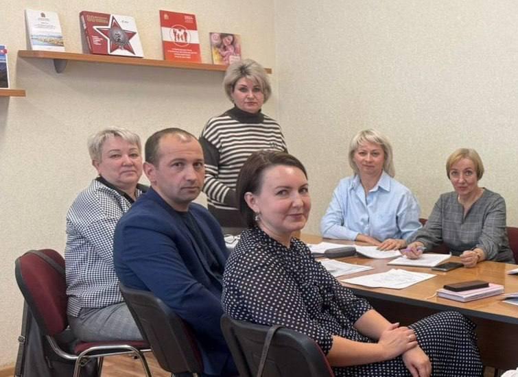 В Канске начала работу новая межведомственная комиссия по защите семьи и...