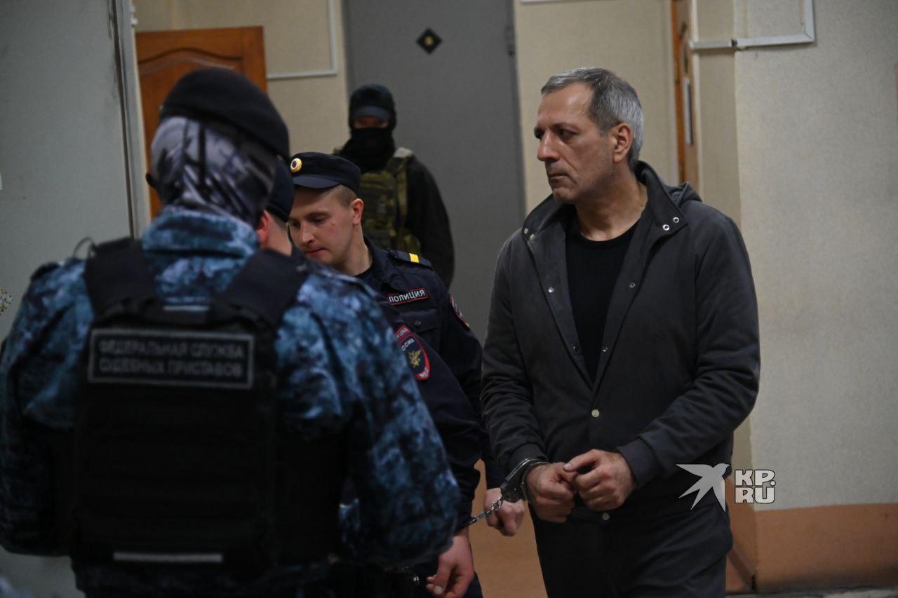 🔘В Екатеринбурге суд избрал меру пресечения обвиняемому в занятии высшего...