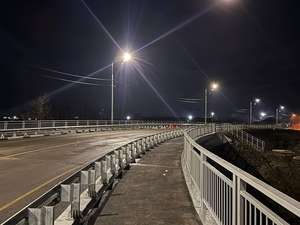 Строительство нового моста через реку Тарайка вышло на завершающую стадию....