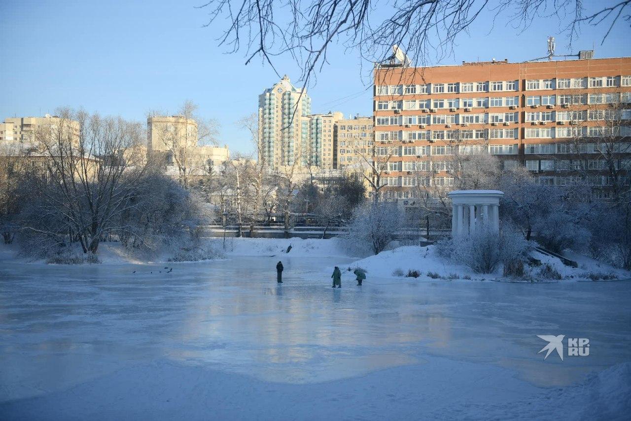 С начала года 42 человека в Свердловской области провалились под лед и погибли