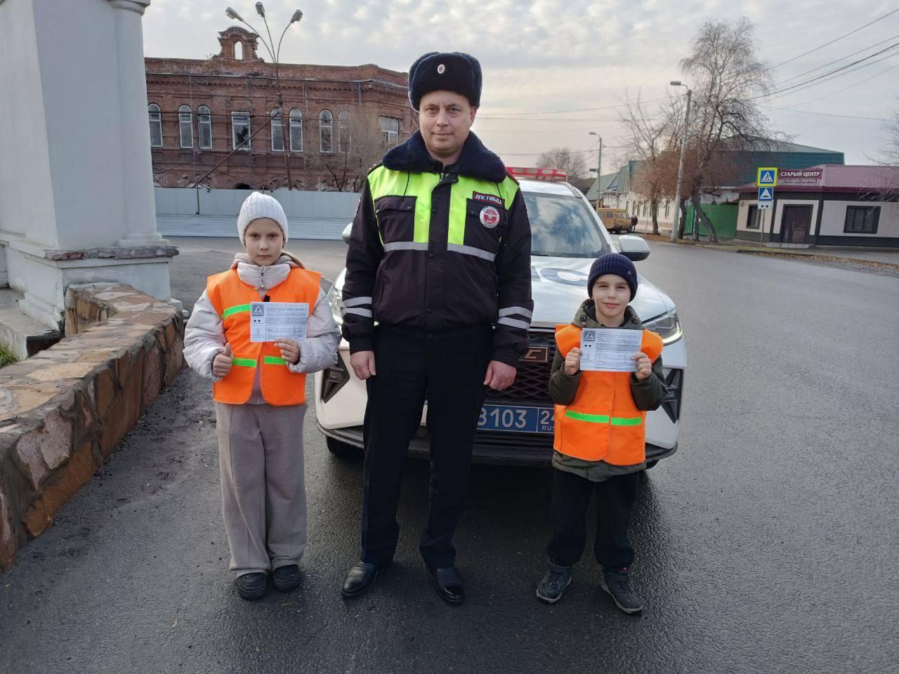 В преддверии Международного дня слепых в Ачинске прошла важная профилактическая акция, направленная на повышение безопасности незрячих пешеходов.