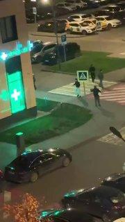 Массовая драка между мигрантами с ножами и топорами в московком ЖК «Филатов Луг»