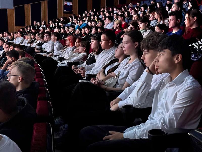 В Старом Осколе провели краш-курс по безопасности дорожного движения для студентов