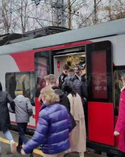 Фестиваль кренделей в Выборге парализовал вокзал в Питере