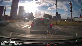 Алексеева — Авиаторов. Водитель легкового автомобиля сбил курьера на...