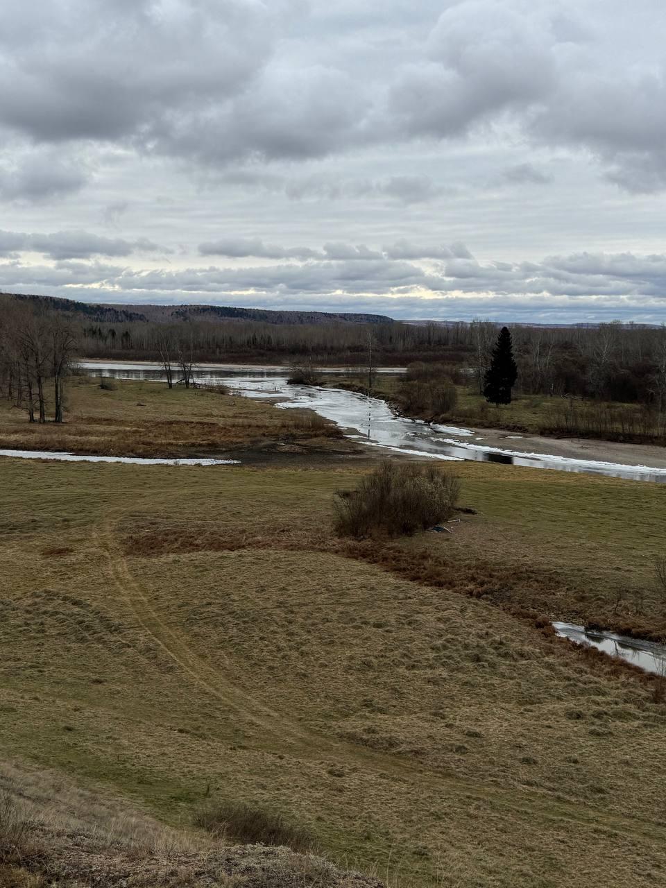 В деревне Хомутово Ирбейского района на реке Кан погиб 32-летний местный...