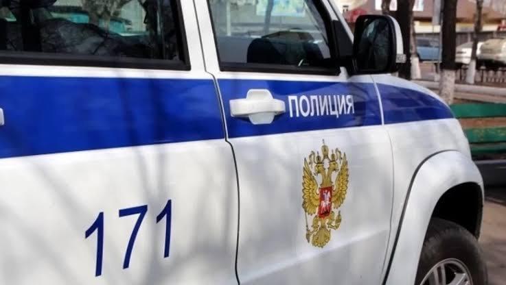 В Новосибирске мужчина избил соседку после того, как она сделала замечание о его собаке без намордника.