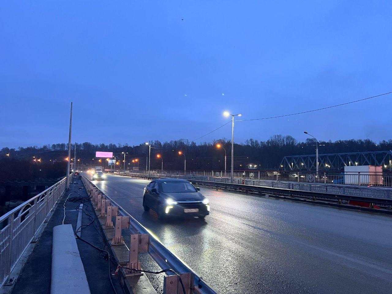 Полностью открыто движение транспорта по мосту через реку Иня на Бердском шоссе, ремонт на переправе проводили с апреля