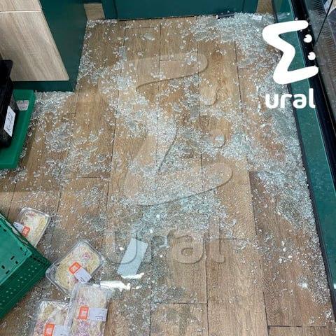 У кого-то день начался не с той ноги стеклянной перегородки в Екатеринбурге....