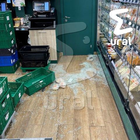 У кого-то день начался не с той ноги стеклянной перегородки в Екатеринбурге....