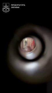 В Киеве мужчина облил кровью и кишками дверь бывшей девушки: он был в бешенстве, что она ушла к богатому сопернику