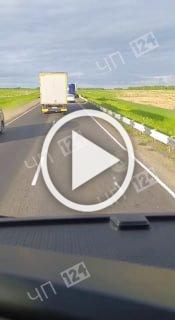 Авария 10 км от Канска в сторону Красноярска. Две фуры,...