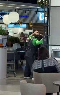 В Новосибирске иностранные специалистки по клинингу устроили мордобой в одном...