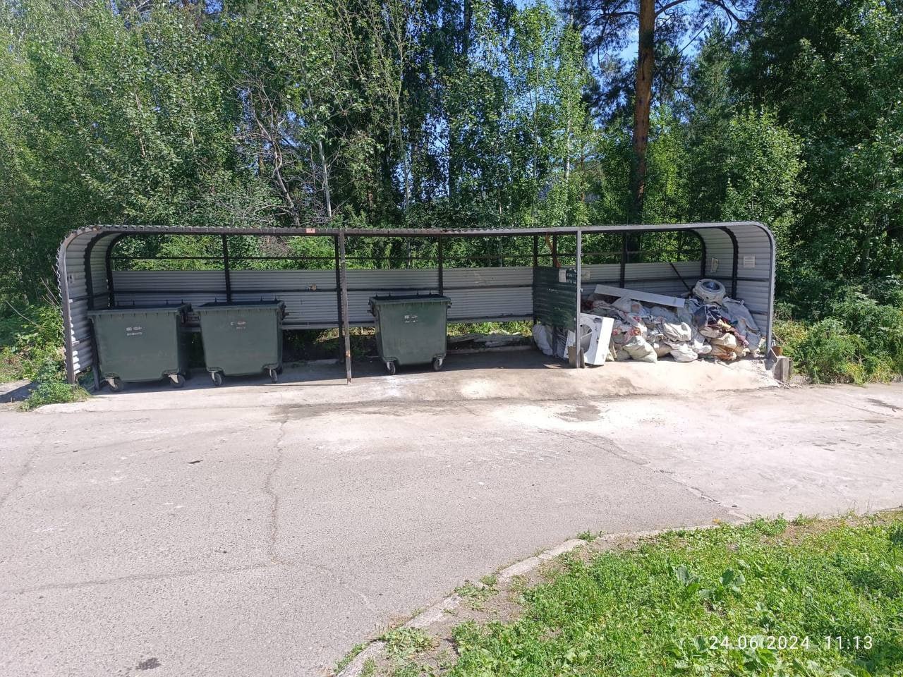 В Черемушках саяногорские коммунальщики очистили от...