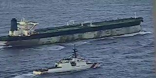 Береговая охрана США опубликовала кадры преследования танкера «Маринера» и высадки на него
