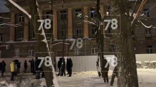 В ГУ МВД по Петербургу и Ленобласти сообщили о задержании 11 человек после акции протеста у здания ВНИИБ.