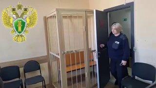 🗣В Приморье ФСБ поймали бывшую сотруднцу полиции, которая за деньги незаконно ставила на учет мигрантов