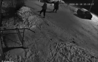 Двое преследовали пару с ломом и дубиной