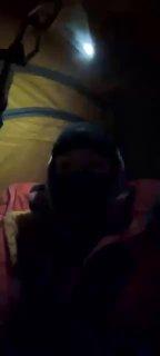 Двое россиян провели ночь в палатке на Торгашинском хребте Красноярского края...