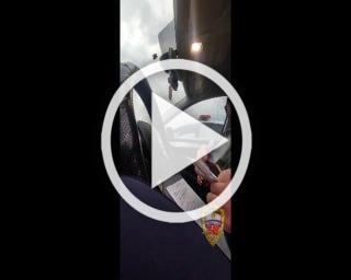 В Москве водитель попытался дать взятку гаишникам и теперь заработал уголовку