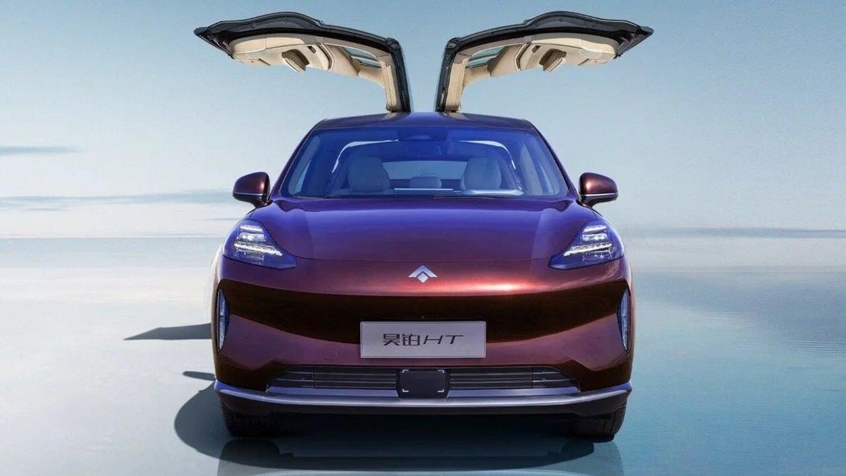 В Россию едет электрический Hyptec HT с «крыльями» — от премиального суббренда GAC.
